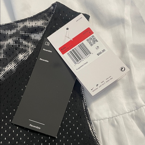 Nike Black Reversible Tank Top for Kids - Picture 5 of 8